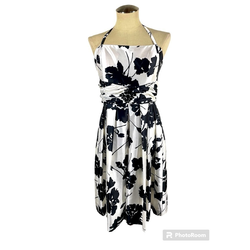 Jessica Howard Black and White Floral Midi Dress